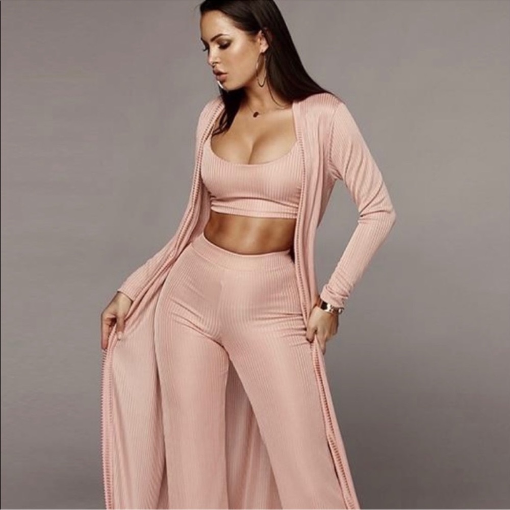 Women’s 2 piece set with matching cardigan